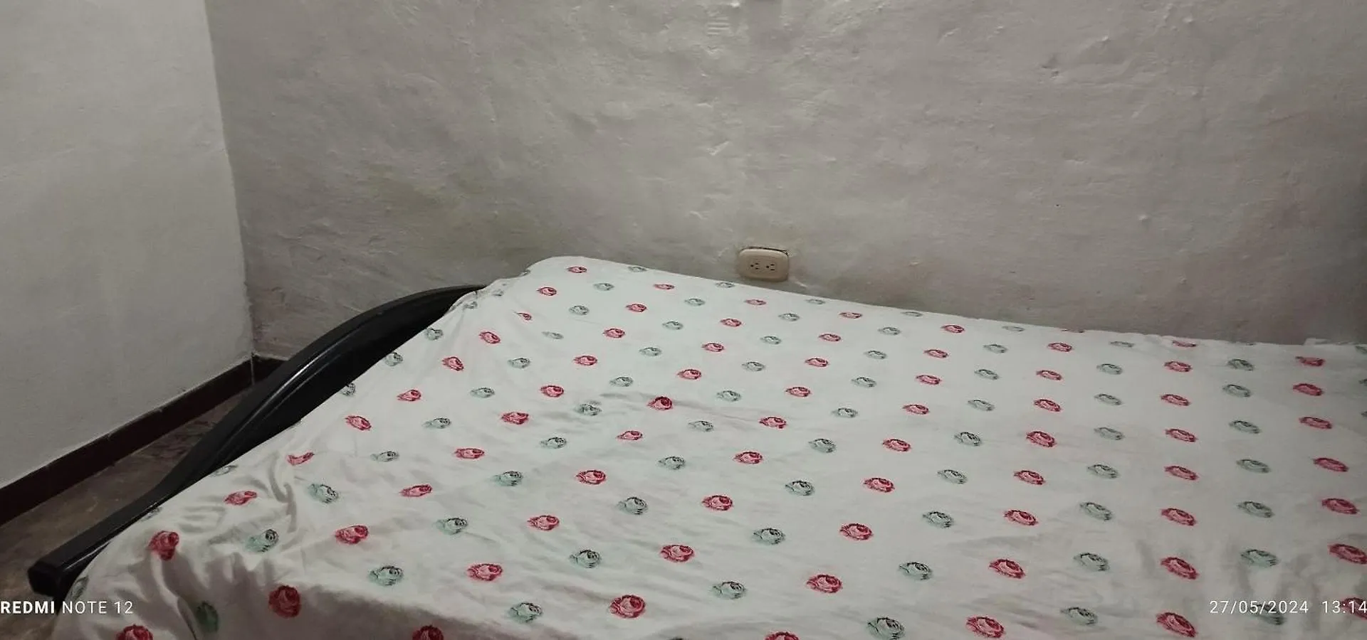 Arriendo Por 1 Ano Completo Fijo Habitacion A Persona Sola En El Barrio El Salvador Apartment Medellin Colombia