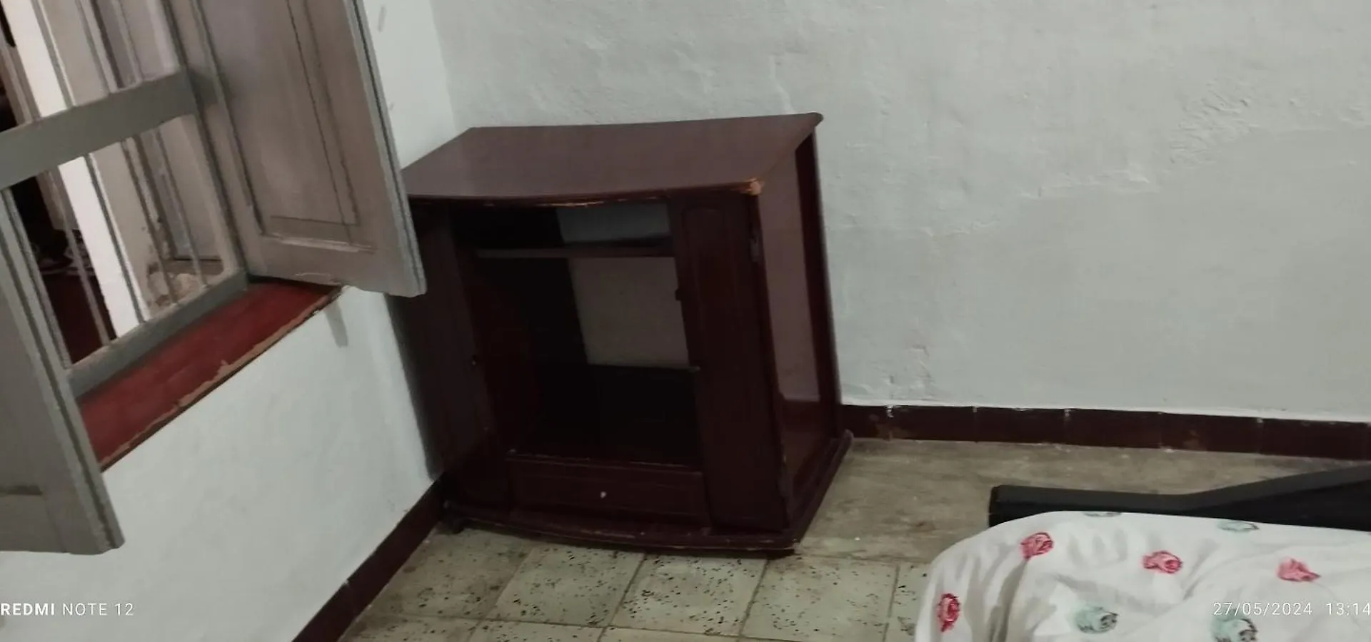 Arriendo Por 1 Ano Completo Fijo Habitacion A Persona Sola En El Barrio El Salvador Apartment Medellin