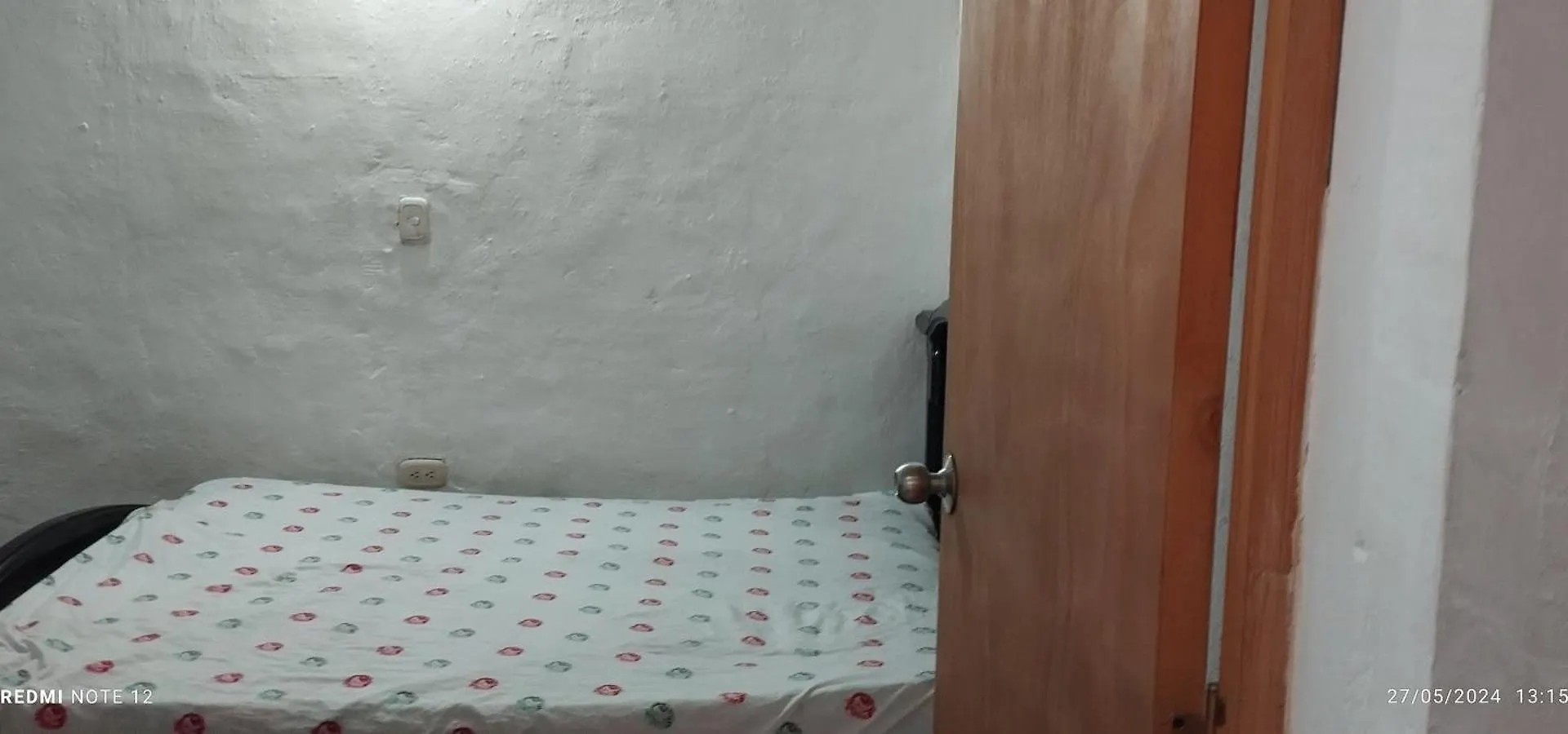 Homestay Arriendo Por 1 Ano Completo Fijo Habitacion A Persona Sola En El Barrio El Salvador Apartment Medellin